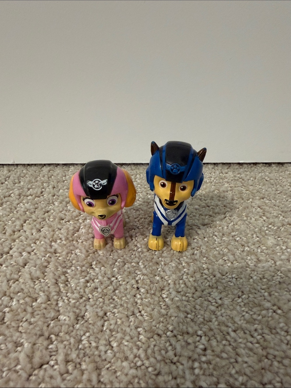 Paw Patrol Air Rescue Skye and Chase Figures